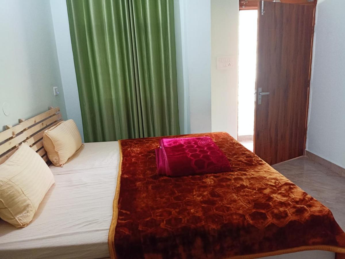 Shivanjal Wellness And Accommodation ริชิเคช ภายนอก รูปภาพ